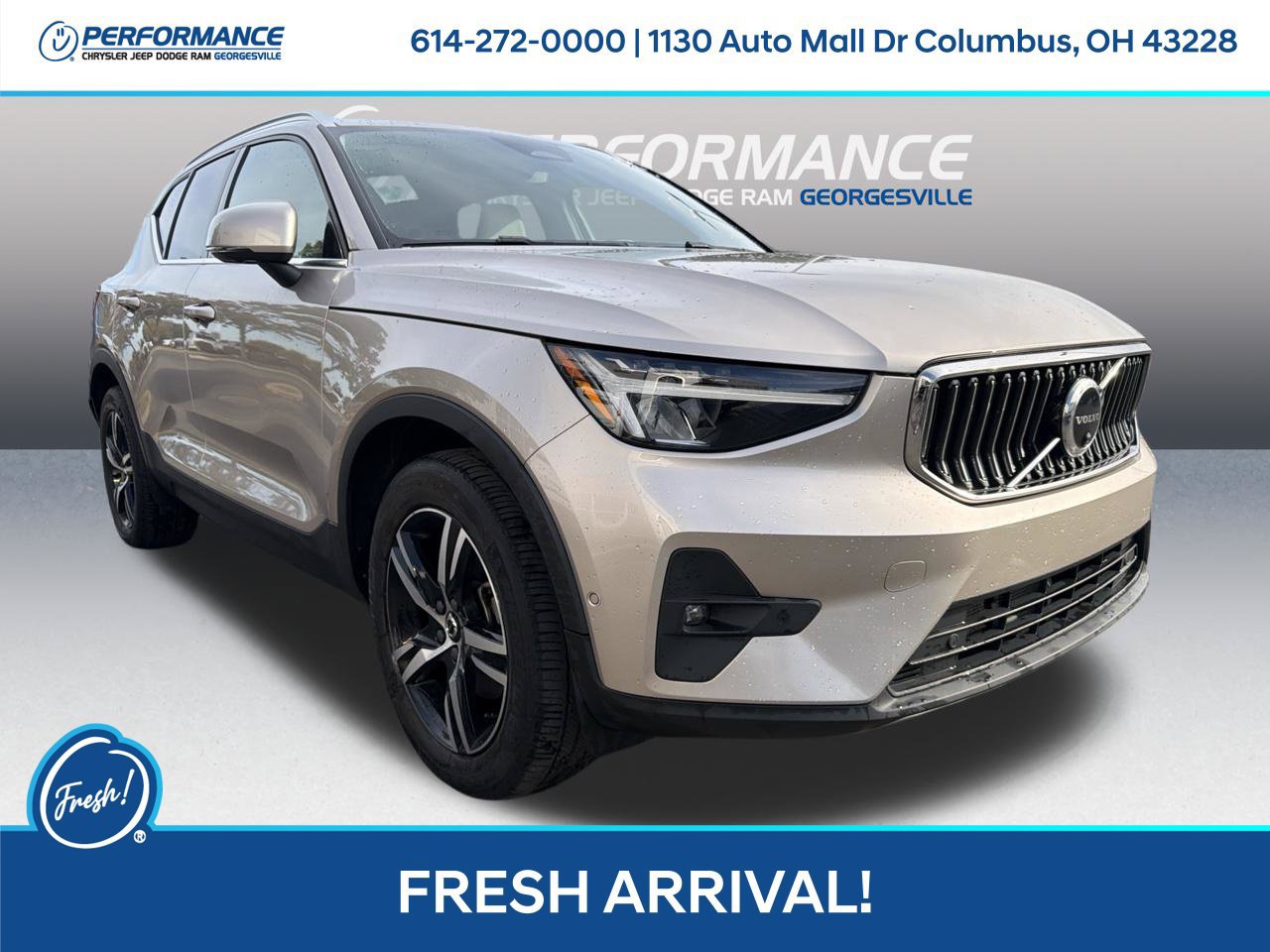 Used 2023 Volvo XC40 B5 Plus AWD/4WD image 1