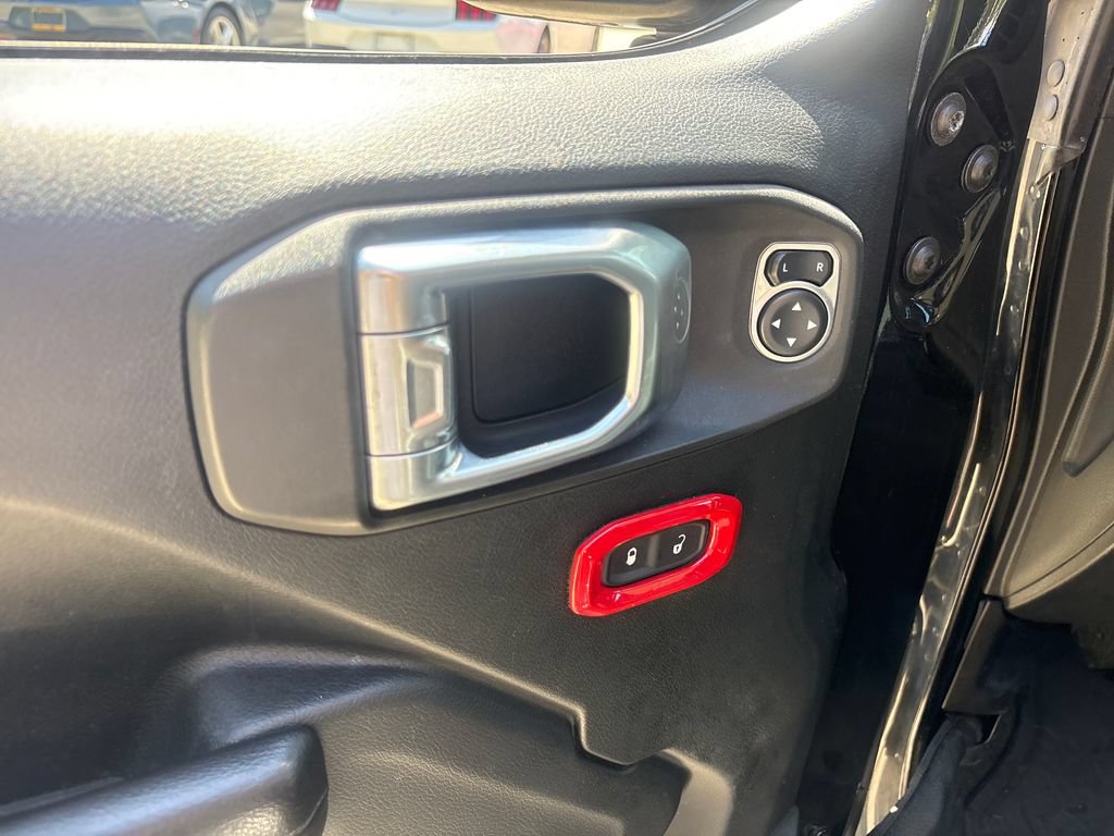 Used 2019 Jeep Wrangler Sport AWD/4WD image 16