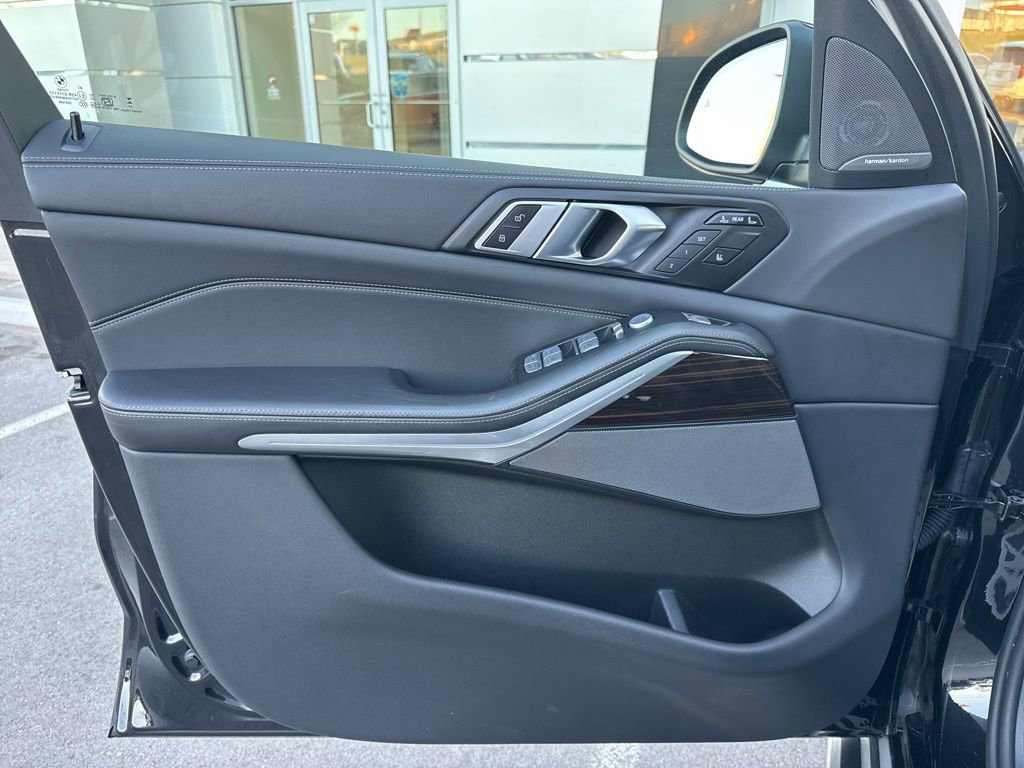 Used 2025 BMW X7 xDrive40i image 10