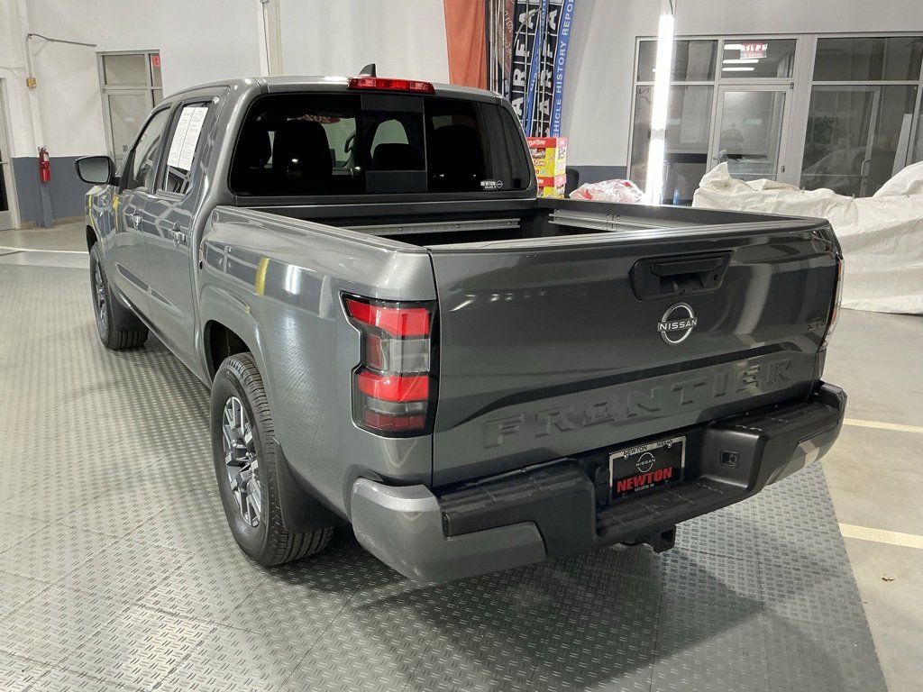 Used 2024 Nissan Frontier SL image 35