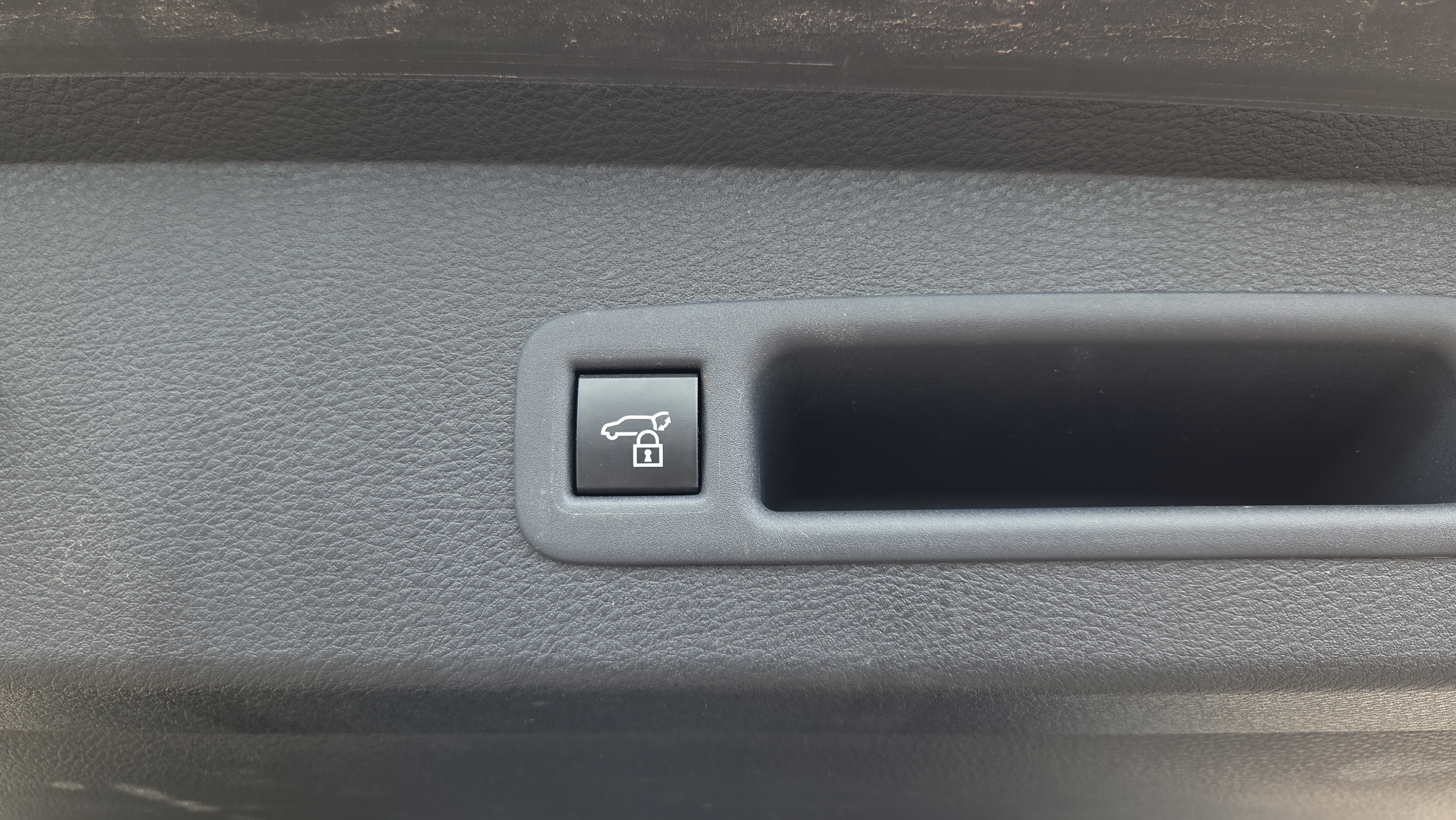 Certified 2025 Toyota Sienna Platinum AWD/4WD image 10