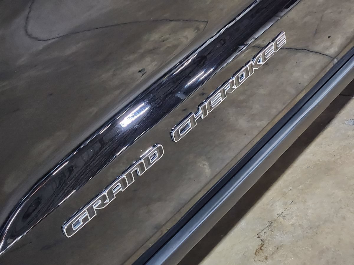 Used 2019 Jeep Grand Cherokee Laredo RWD image 23