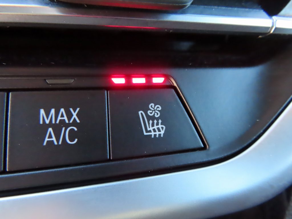 Used 2022 BMW X3 M40i w/ Premium Package image 9