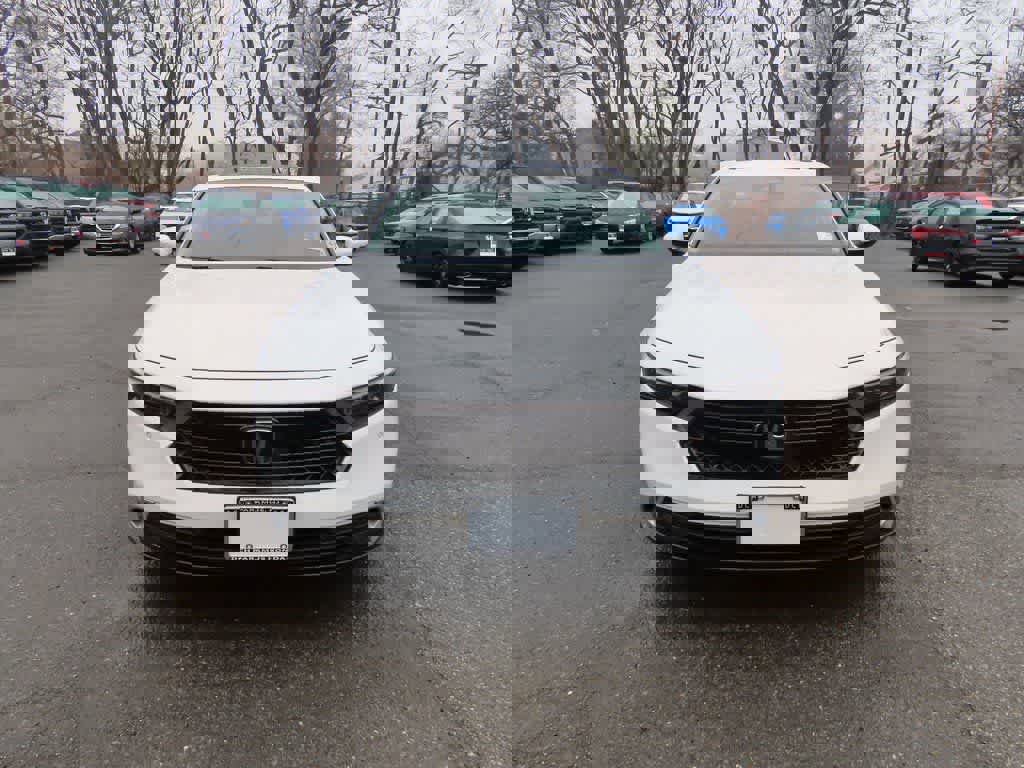 Used 2023 Honda Accord Touring image 6