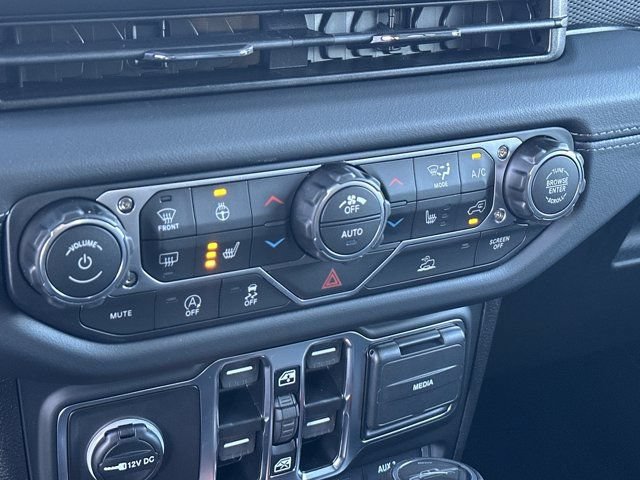 New 2026 Jeep Gladiator Rubicon w/ Technology Group AWD/4WD image 26
