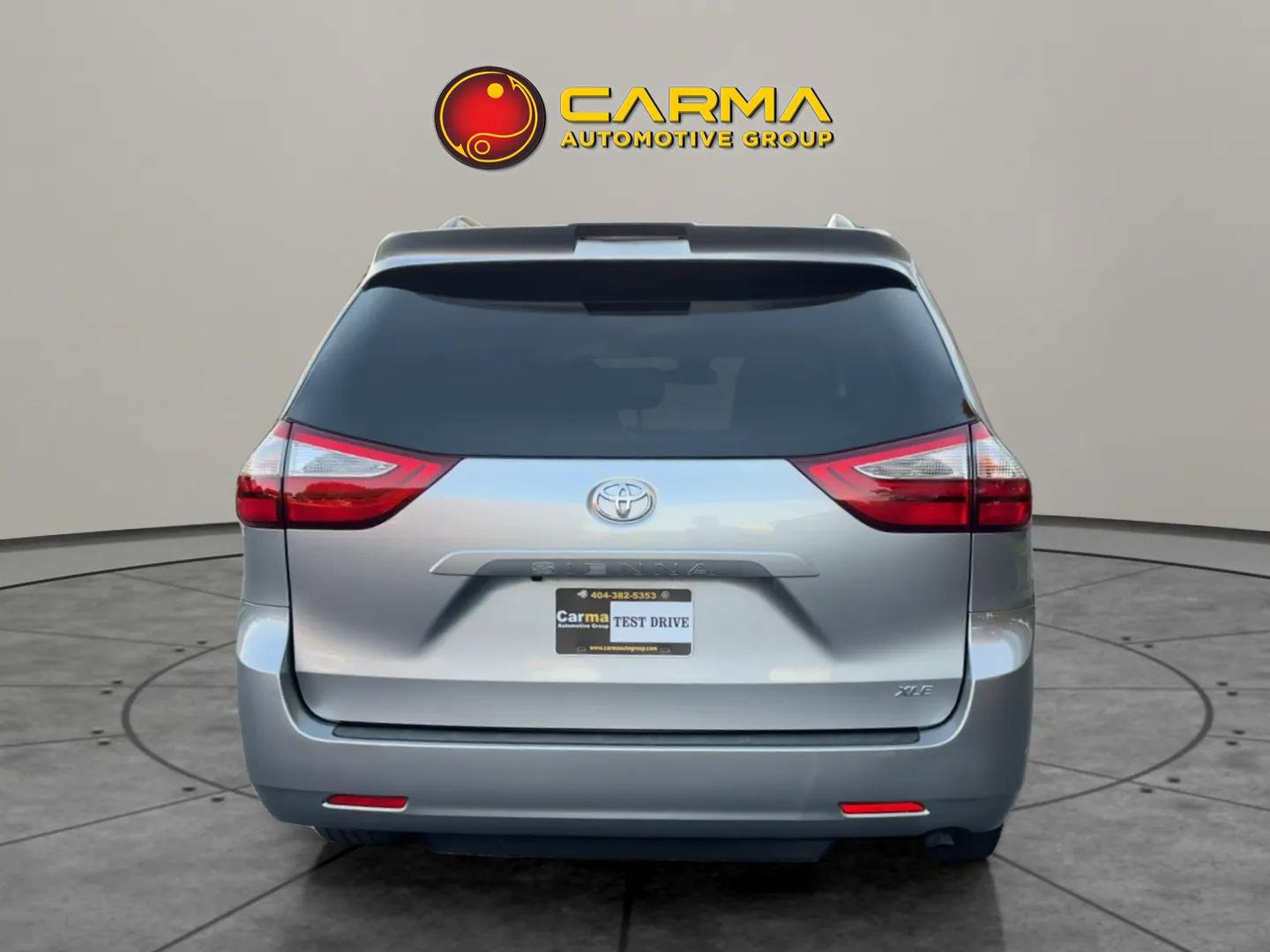 Used 2018 Toyota Sienna XLE image 6