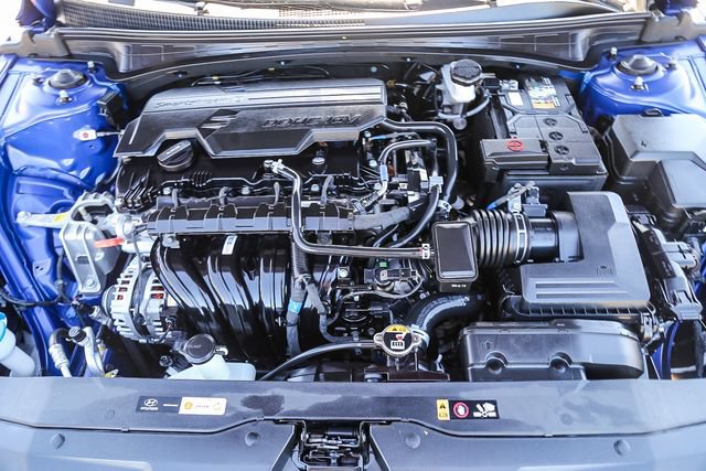 Certified 2023 Hyundai Elantra SE FWD image 30
