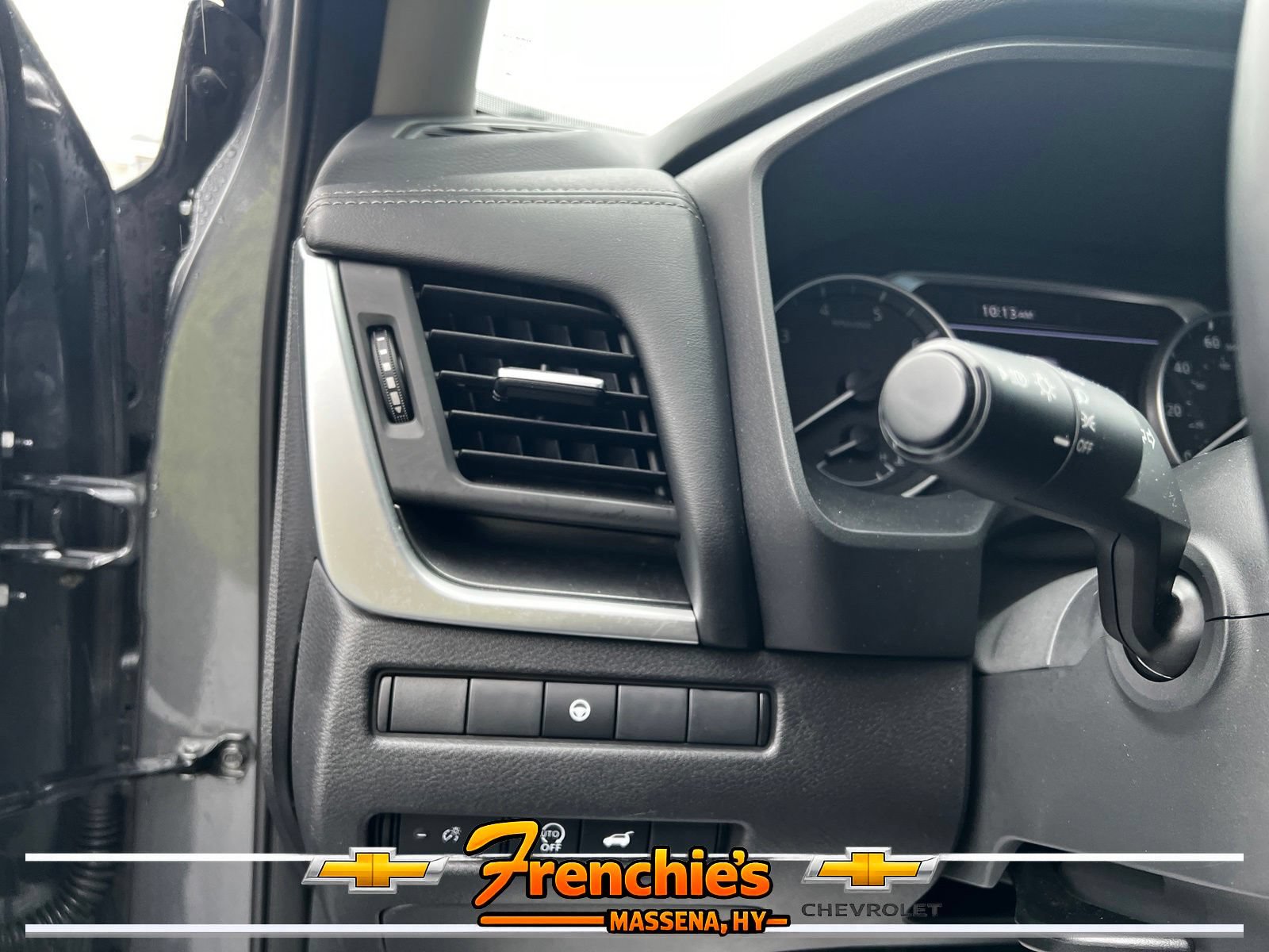 Used 2025 Nissan Rogue SV AWD/4WD image 12