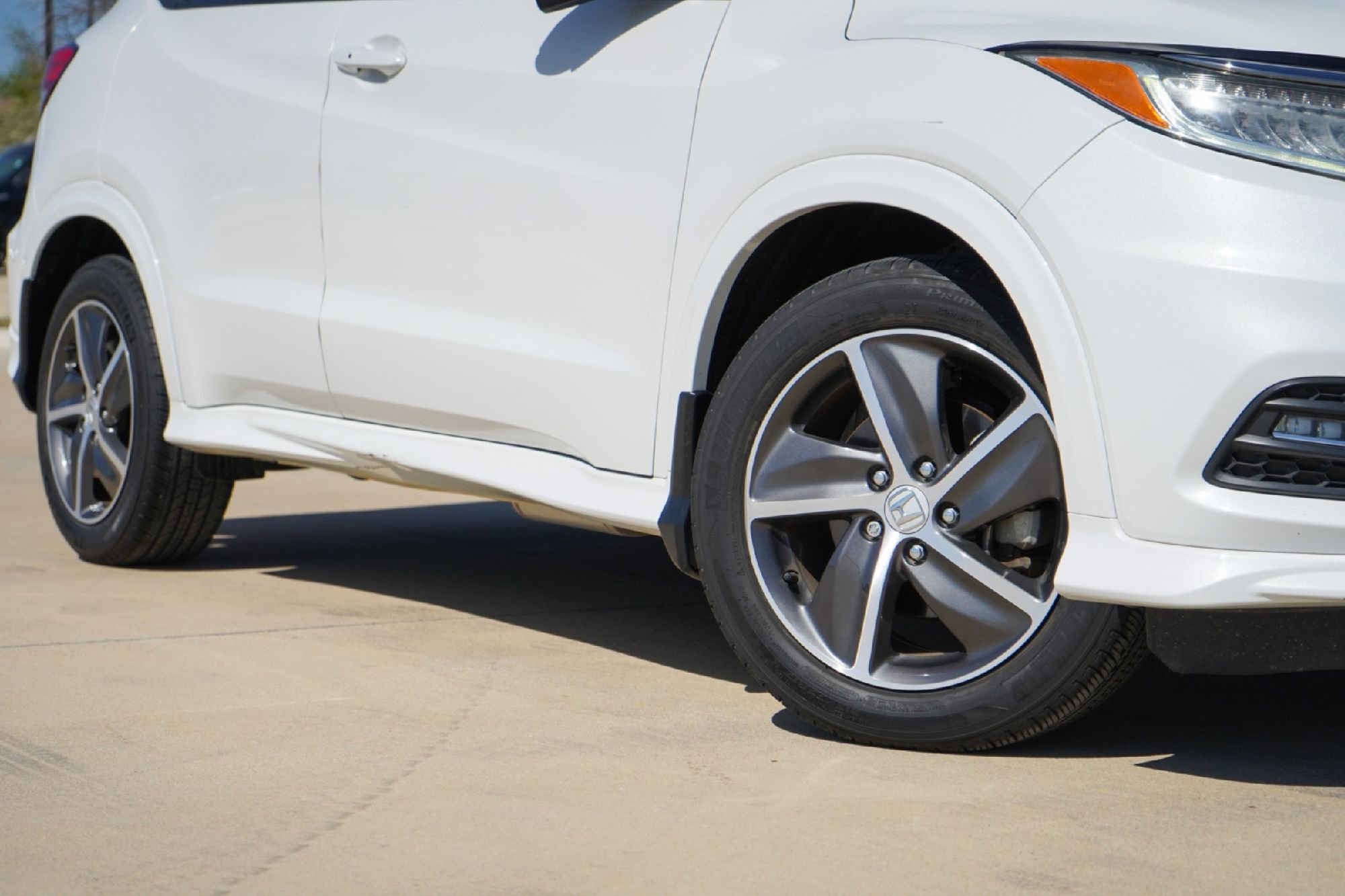 Used 2020 Honda HR-V Touring image 2