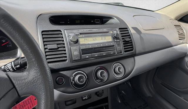 Used 2005 Toyota Camry LE FWD image 13