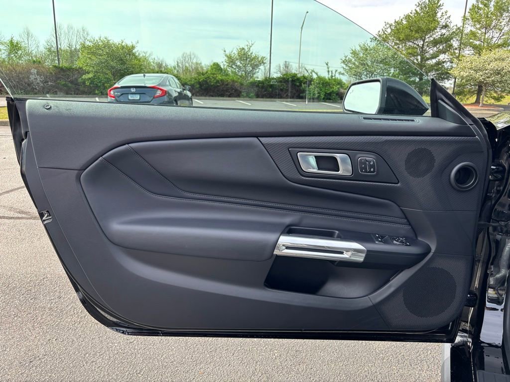 Used 2025 Ford Mustang GT Premium image 12