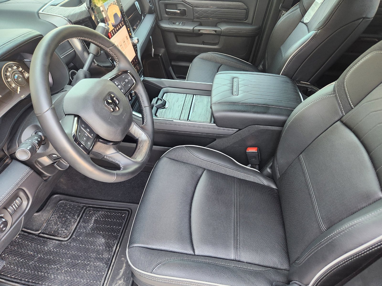 New 2025 RAM 2500 Limited AWD/4WD image 13