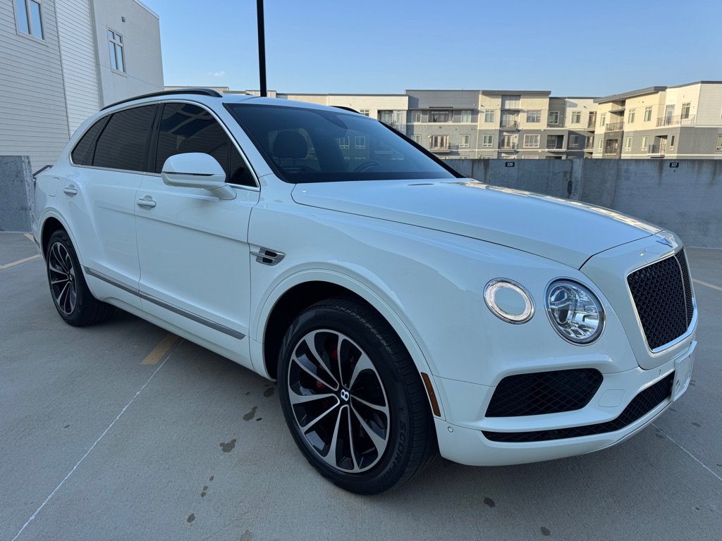 Used 2019 Bentley Bentayga AWD/4WD image 1
