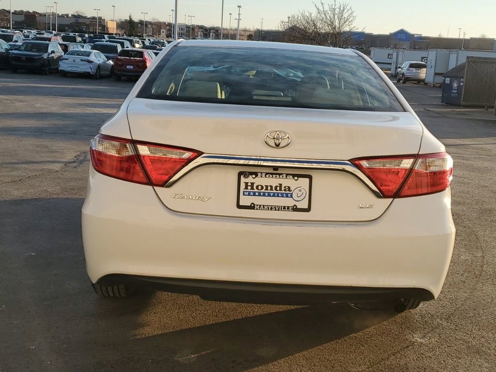 Used 2015 Toyota Camry LE image 6