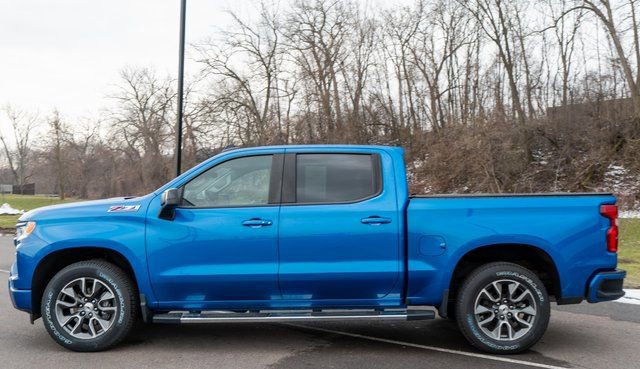 Used 2022 Chevrolet Silverado 1500 RST w/ Z71 Off-Road Package AWD/4WD image 9