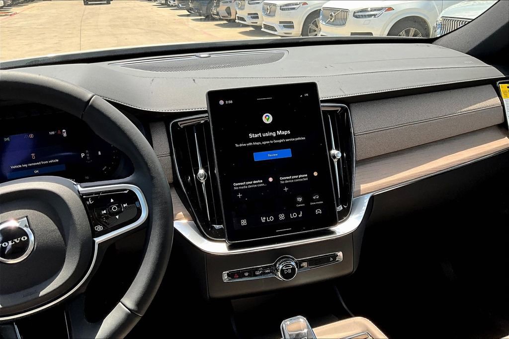 New 2026 Volvo XC90 B6 Plus w/ Protection Package Premier image 18