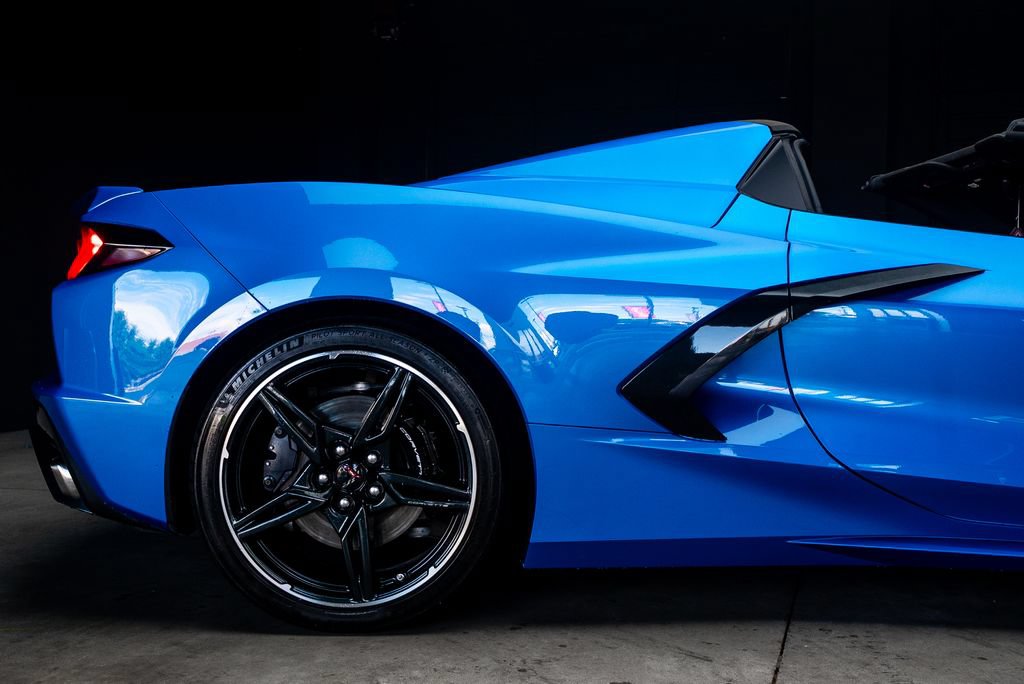 Used 2024 Chevrolet Corvette Stingray Preferred Conv w/ 2LT RWD image 17