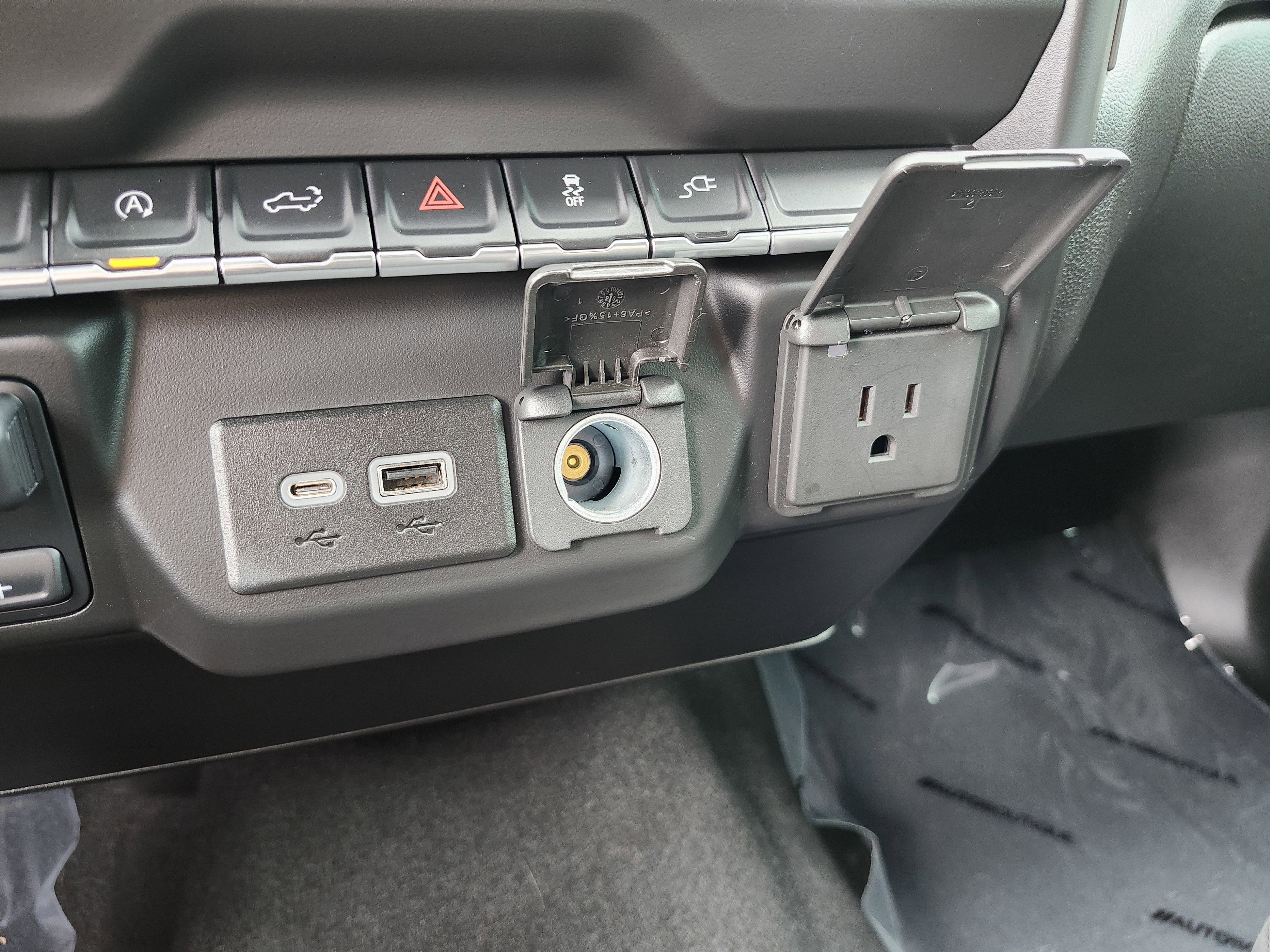 Used 2021 Chevrolet Silverado 1500 Custom w/ LPO, Dark Essentials Package AWD/4WD image 8