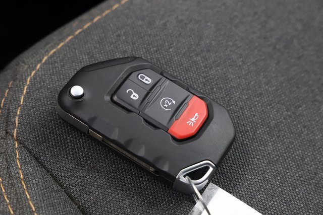 Used 2024 Jeep Gladiator Sport image 33