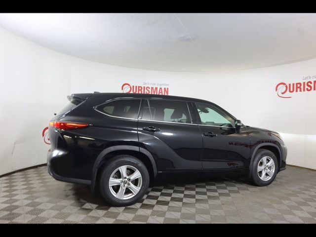 Used 2022 Toyota Highlander L image 12