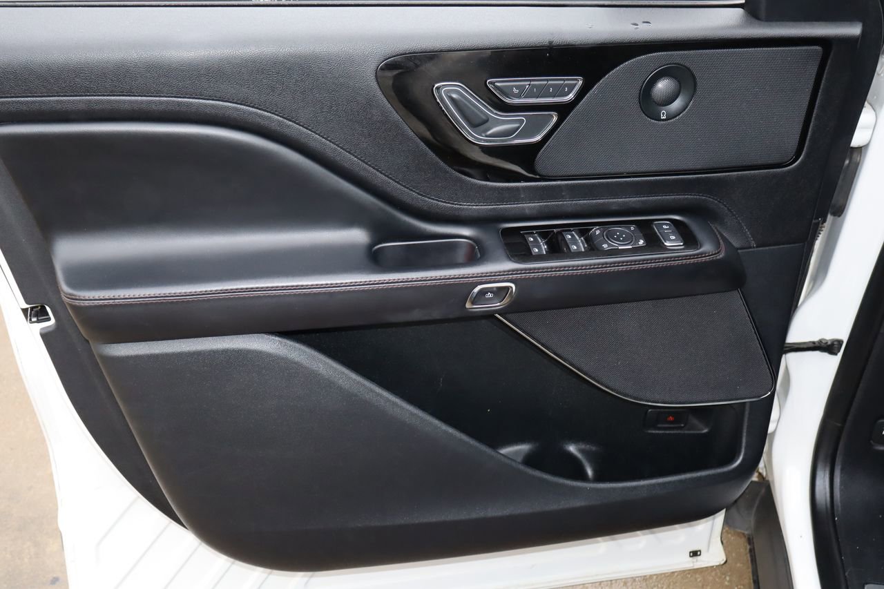 Used 2020 Lincoln Aviator Reserve w/ Elements Package Plus AWD/4WD image 22