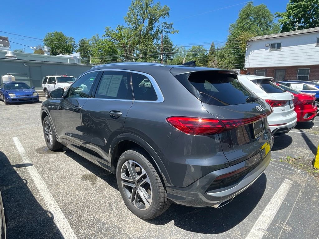 Used 2025 Audi Q5 Premium Plus w/ Premium Plus AWD/4WD image 3
