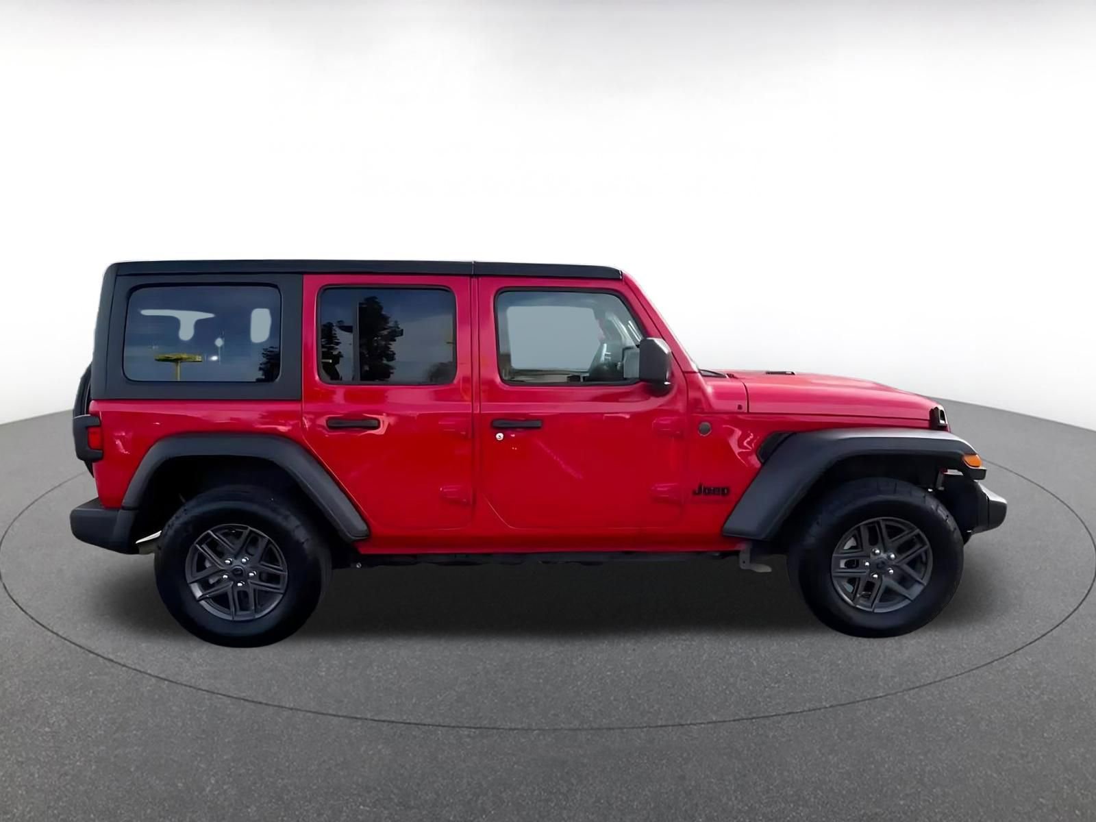 Used 2025 Jeep Wrangler Sport S image 15