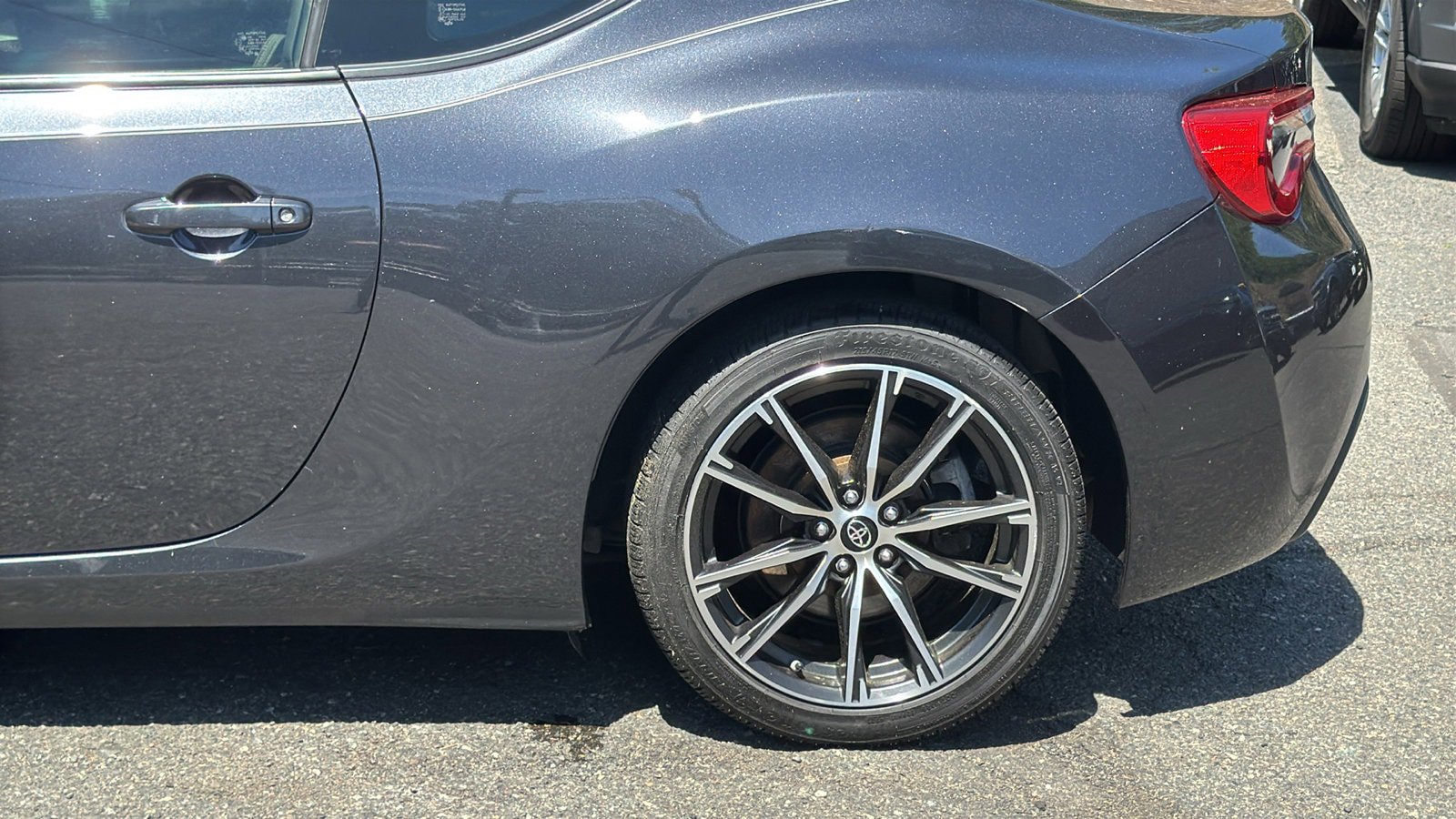 Used 2019 Toyota 86 RWD image 4