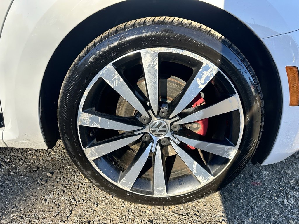 Used 2012 Volkswagen Beetle 2.0T image 12