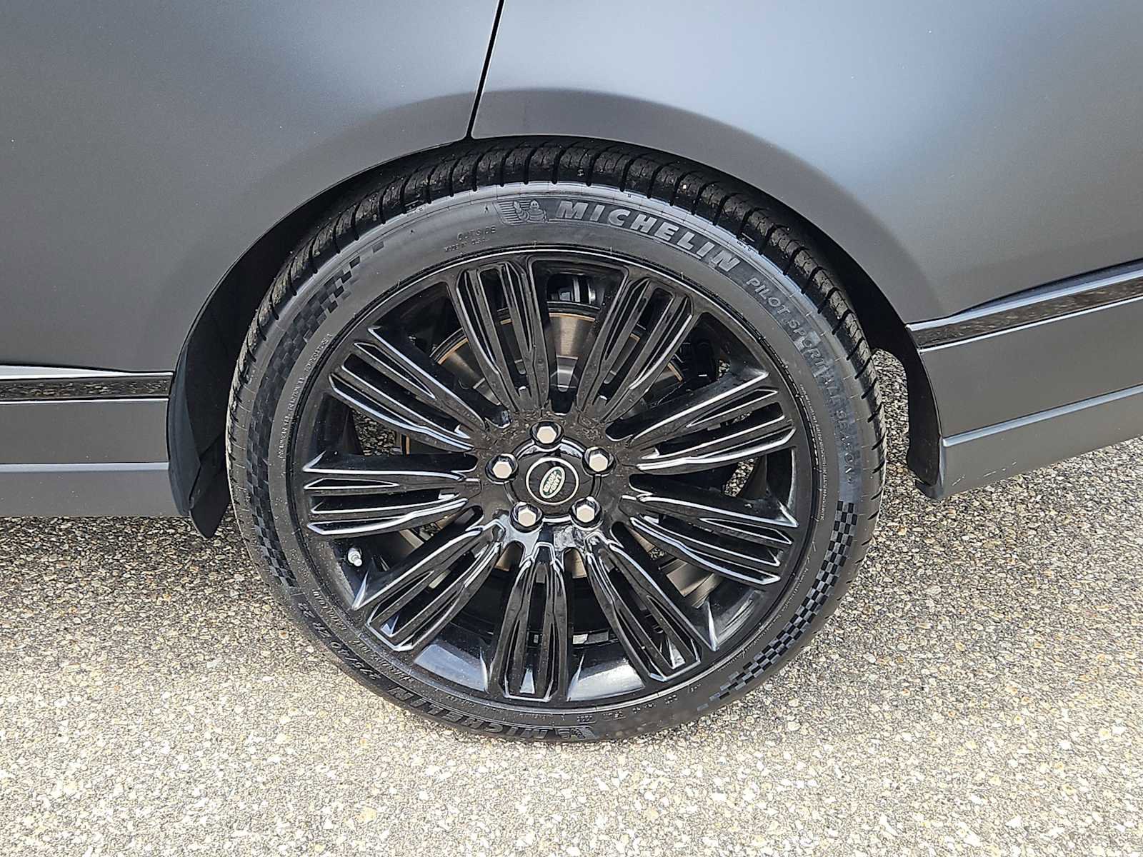 Used 2021 Land Rover Range Rover P525 Westminster Edition image 3