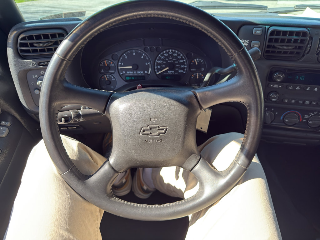 Used 2002 Chevrolet S10 Pickup LS w/ LS Preferred Equipment Group AWD/4WD image 12