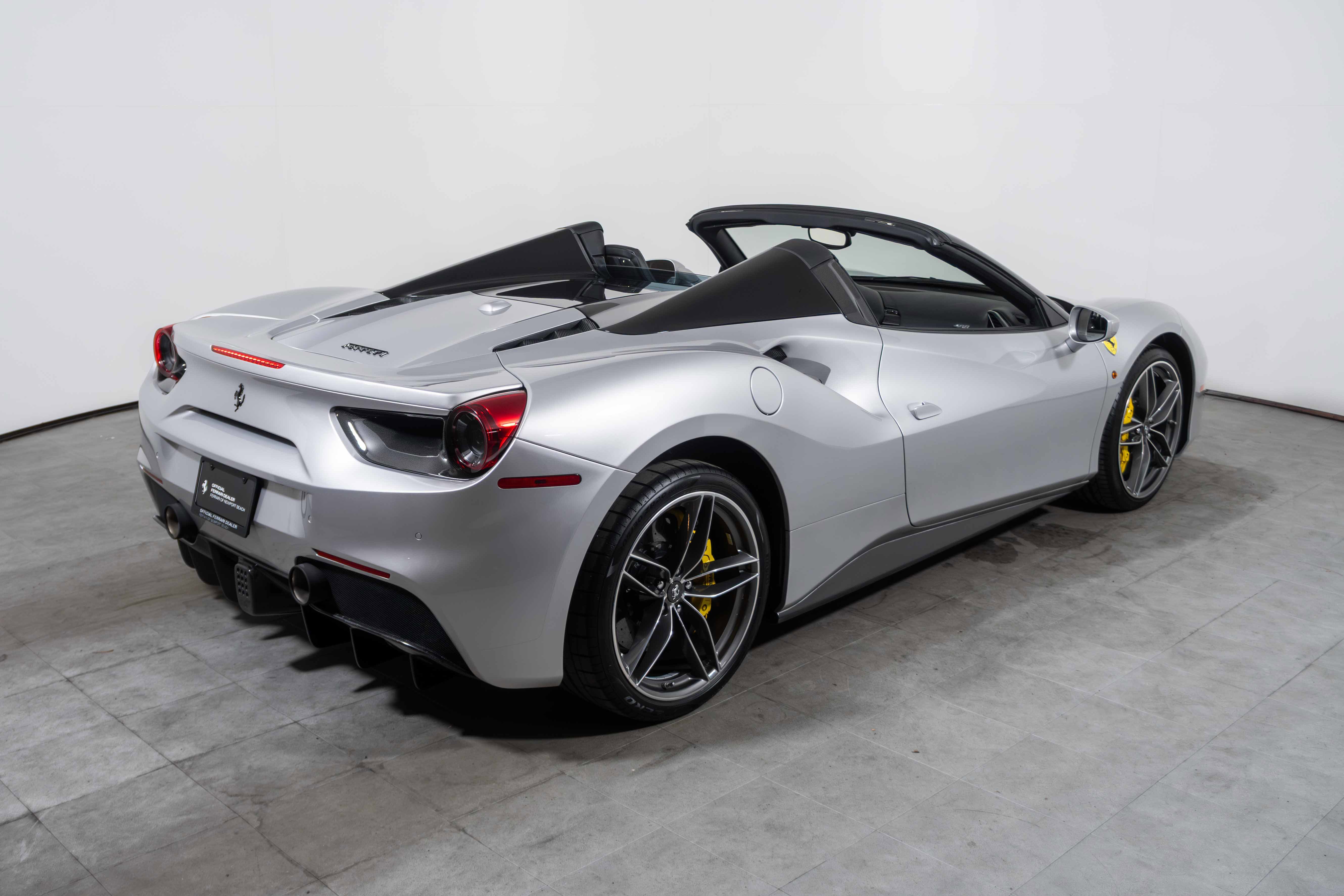Used 2016 Ferrari 488 Spider image 8