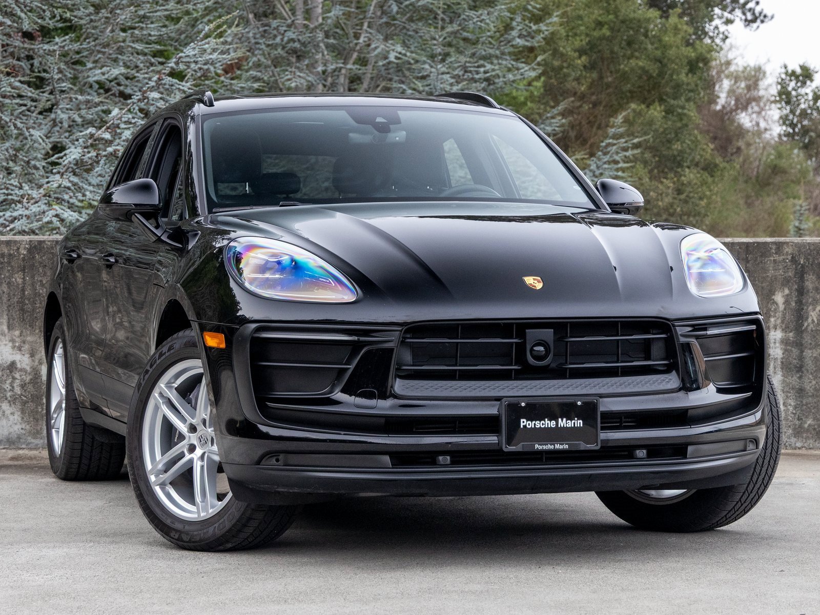 Certified 2025 Porsche Macan image 6
