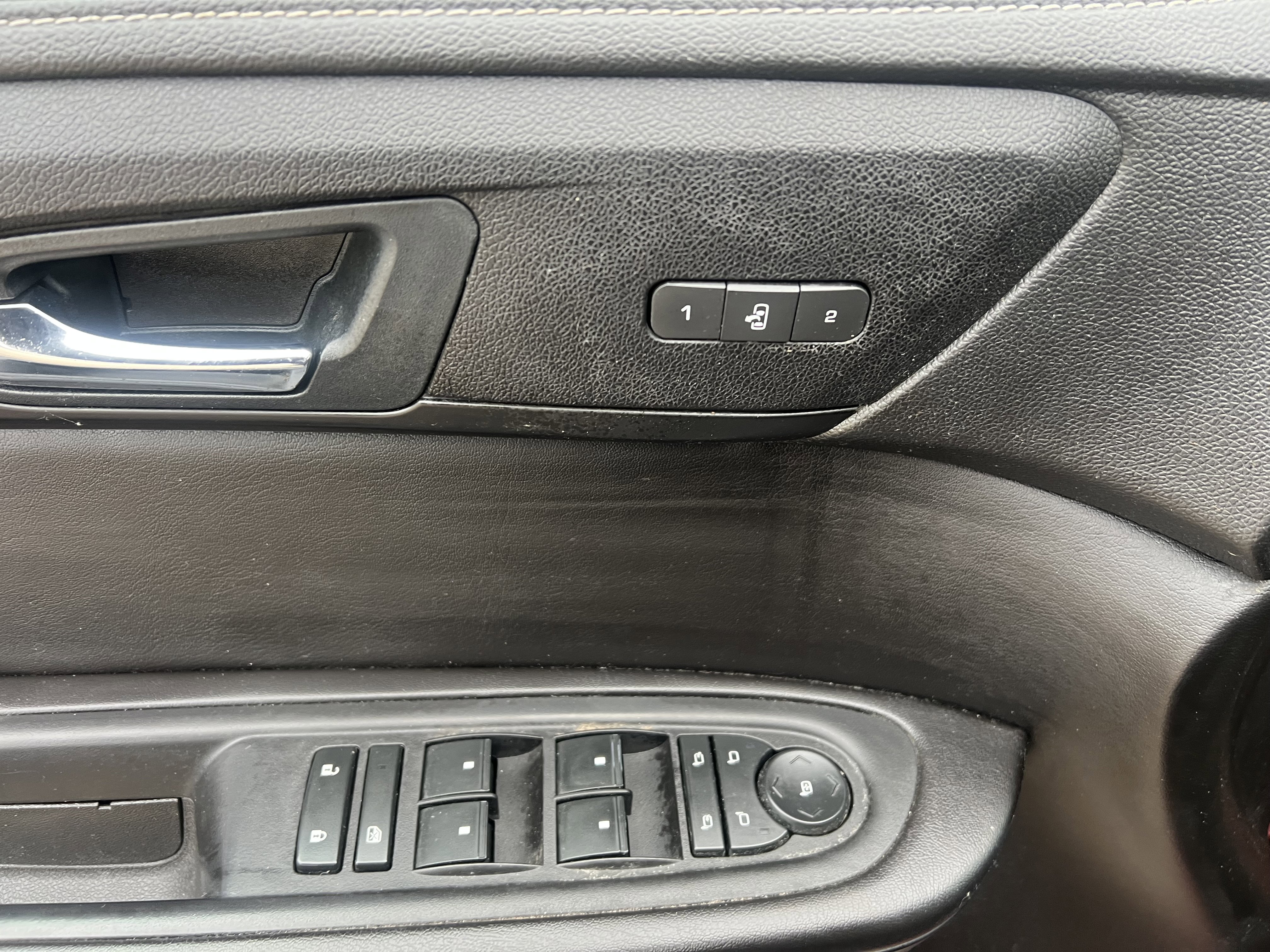 Used 2016 Chevrolet Traverse LT image 15