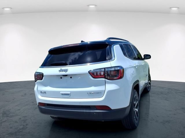 Used 2025 Jeep Compass Limited AWD/4WD image 14