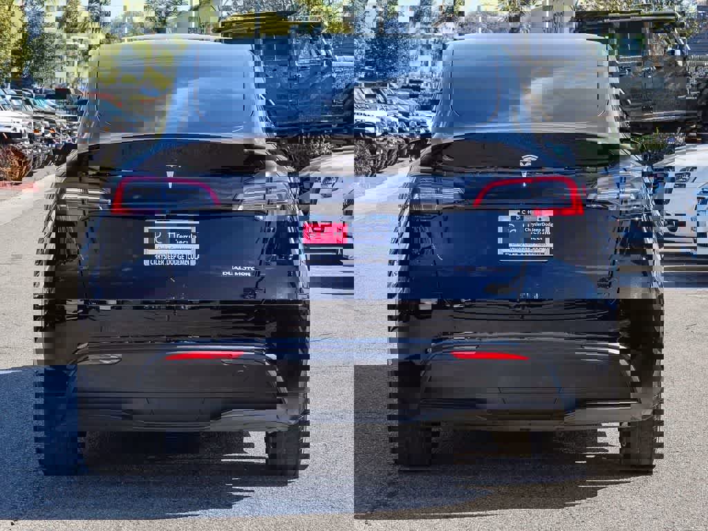 Used 2022 Tesla Model Y Long Range image 5