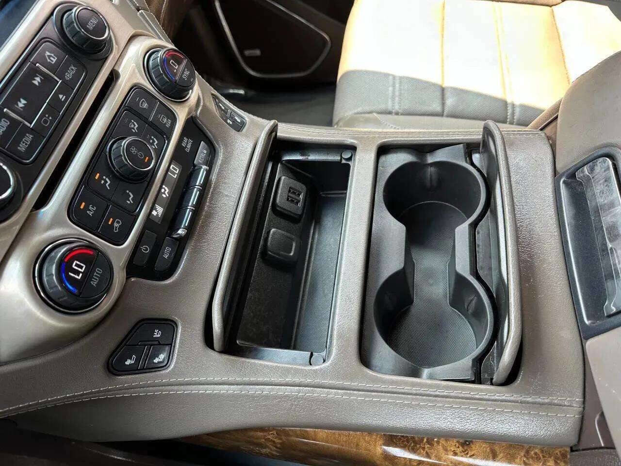 Used 2015 GMC Yukon XL Denali w/ Premium Package AWD/4WD image 28