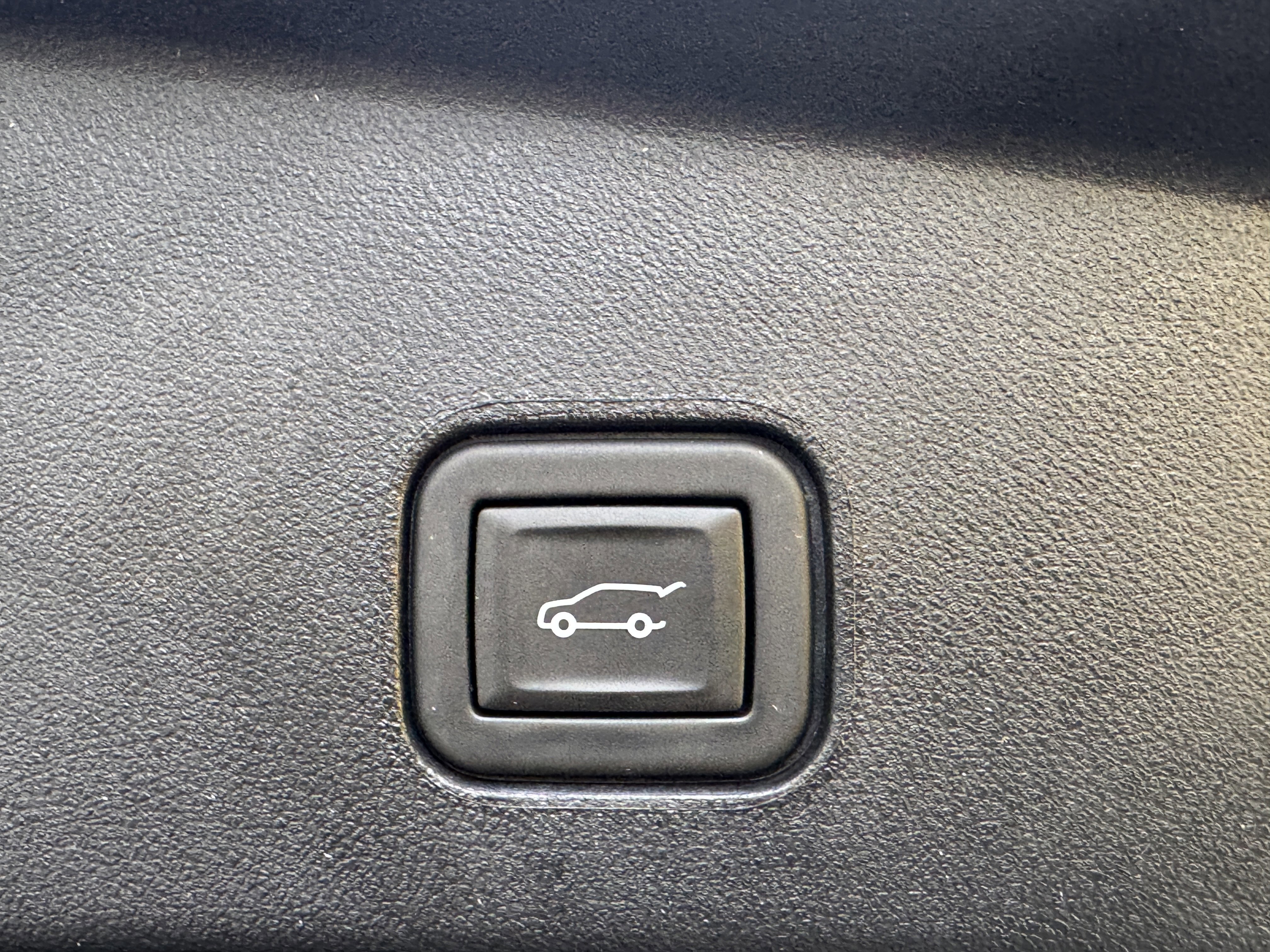 Used 2024 Cadillac Lyriq Luxury w/ LPO, Floor Liner Package image 10