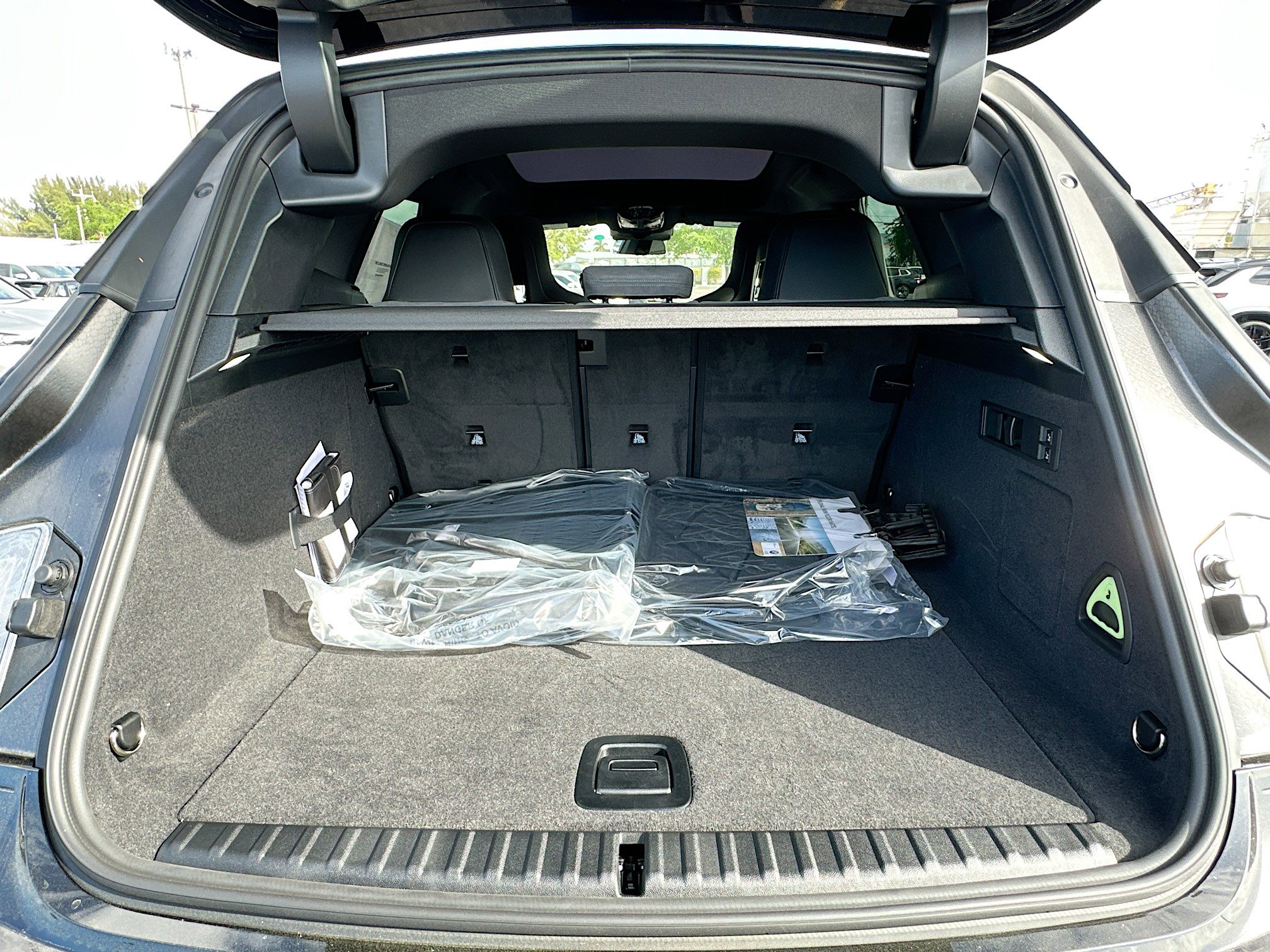 New 2026 BMW iX xDrive60 w/ M Sport Package image 21