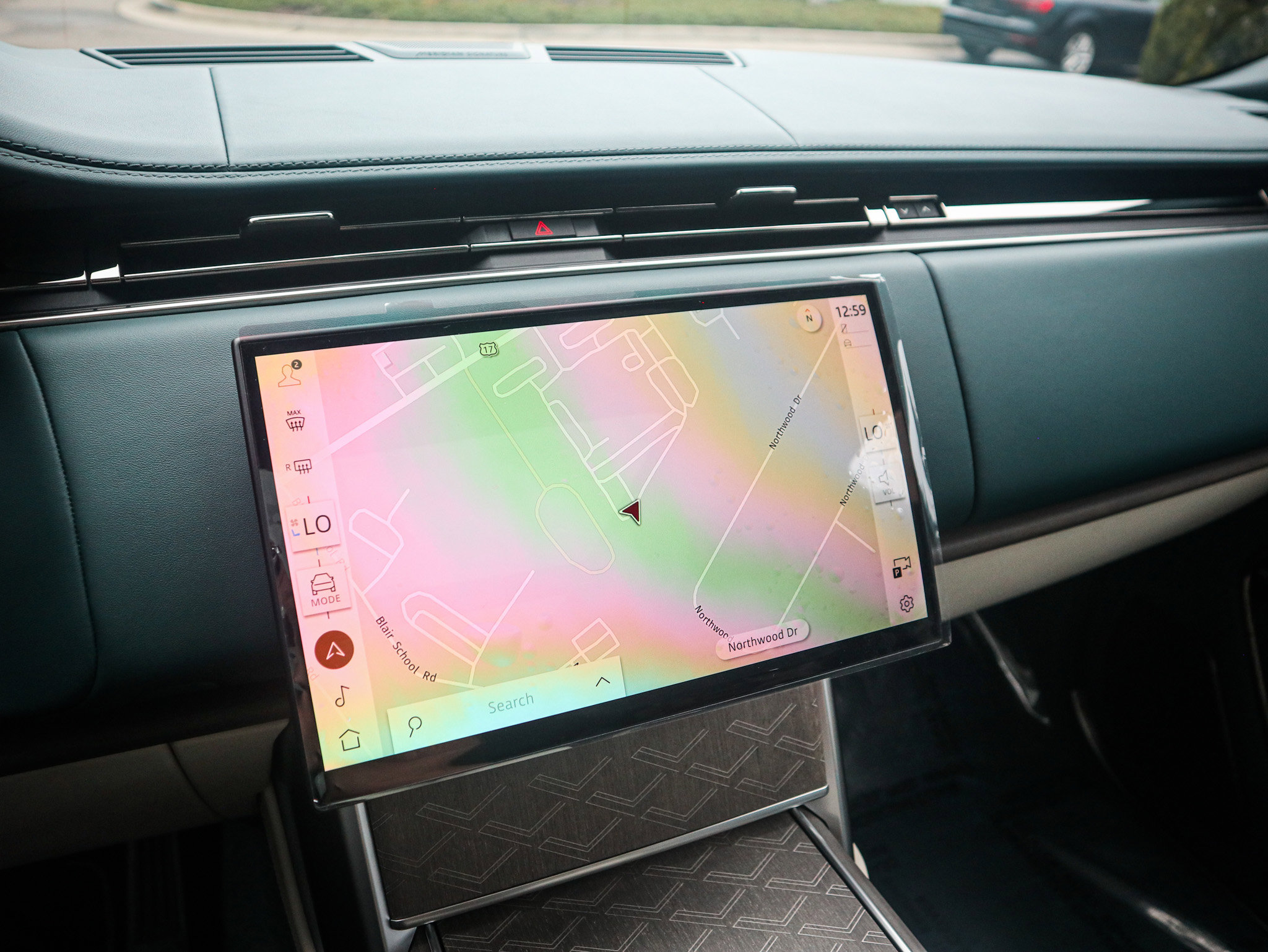 Used 2025 Land Rover Range Rover SV image 28