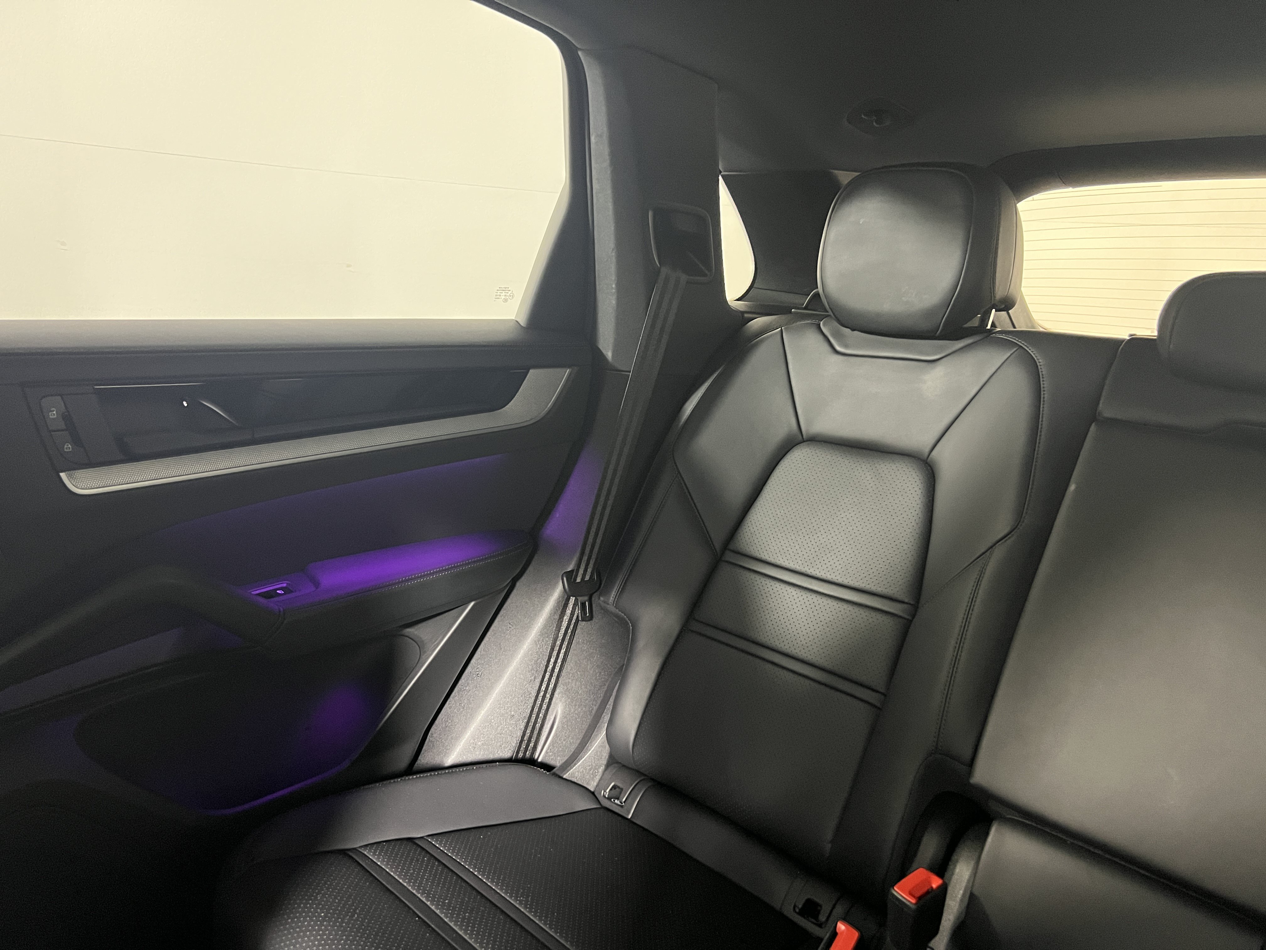 Certified 2024 Porsche Cayenne AWD/4WD image 15