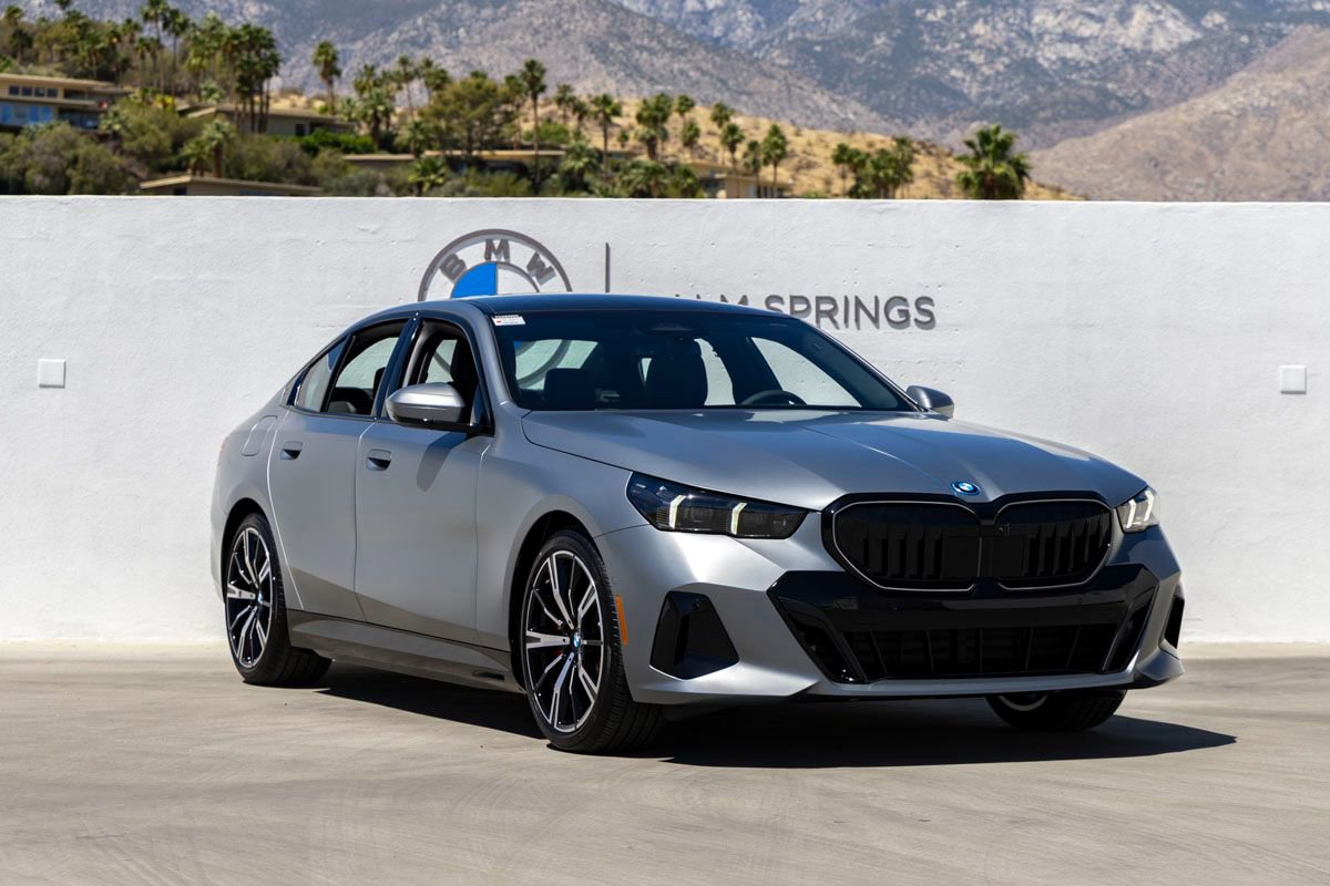 New 2026 BMW 550e xDrive AWD/4WD image 2