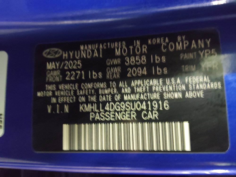 Used 2025 Hyundai Elantra SE FWD image 33