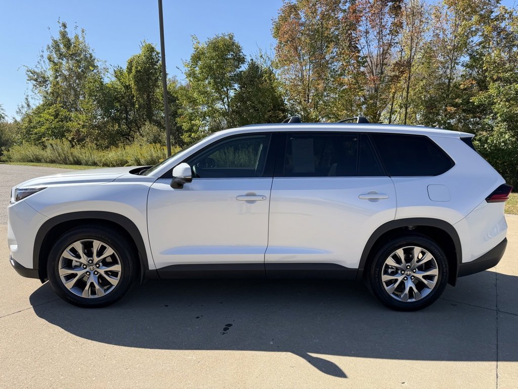 Certified 2025 Toyota Grand Highlander AWD image 2