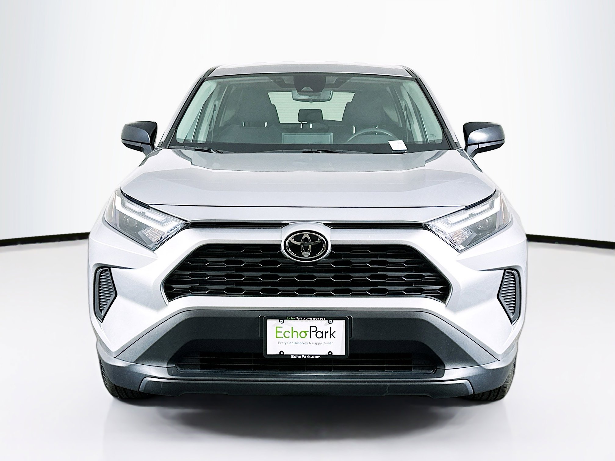 Used 2025 Toyota RAV4 LE image 2