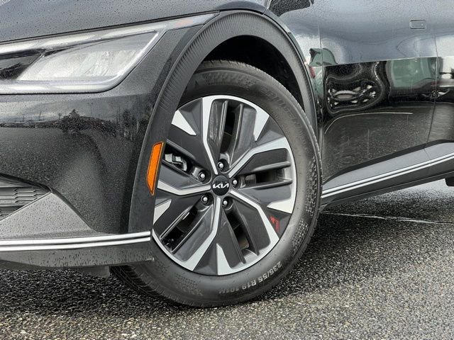 Certified 2024 Kia EV6 Light image 2