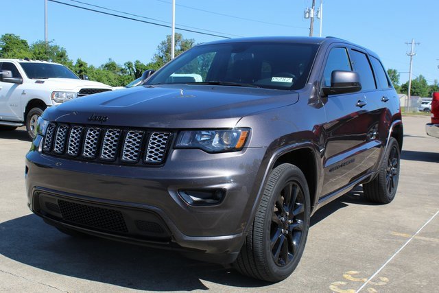 Used 2021 Jeep Grand Cherokee Laredo X image 1