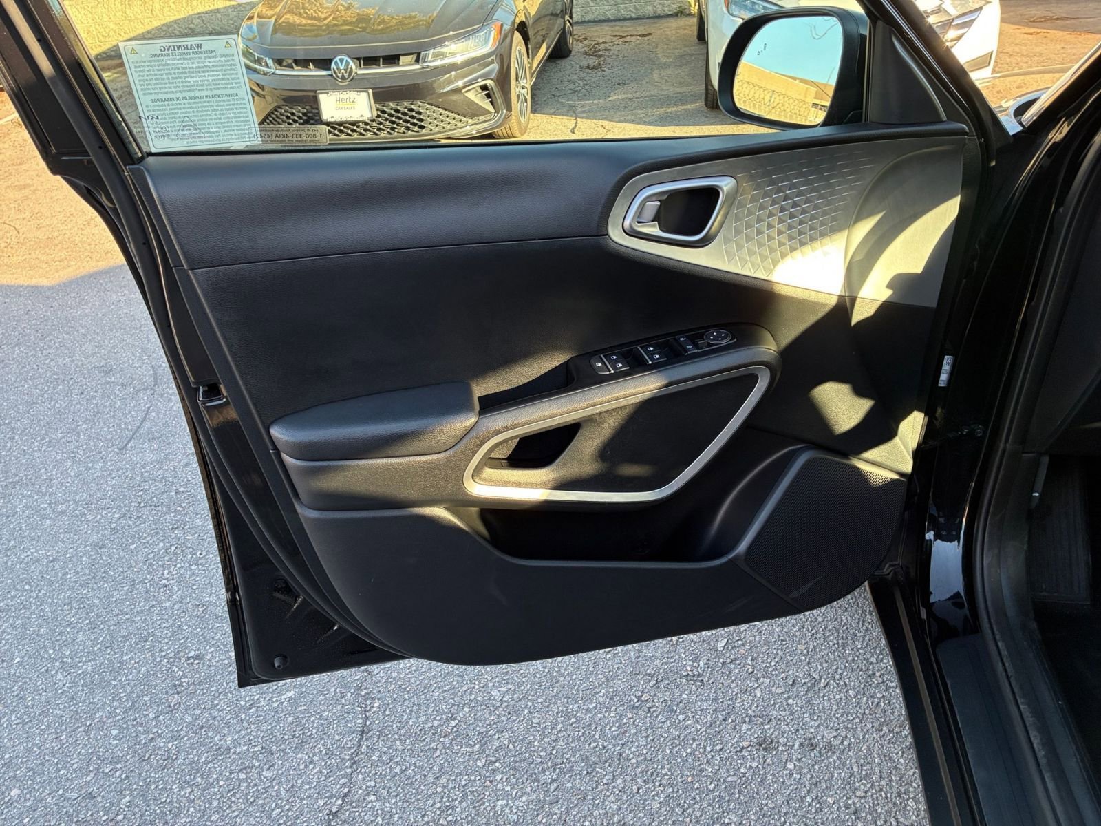 Used 2025 Kia Soul LX w/ LX Technology Package image 18