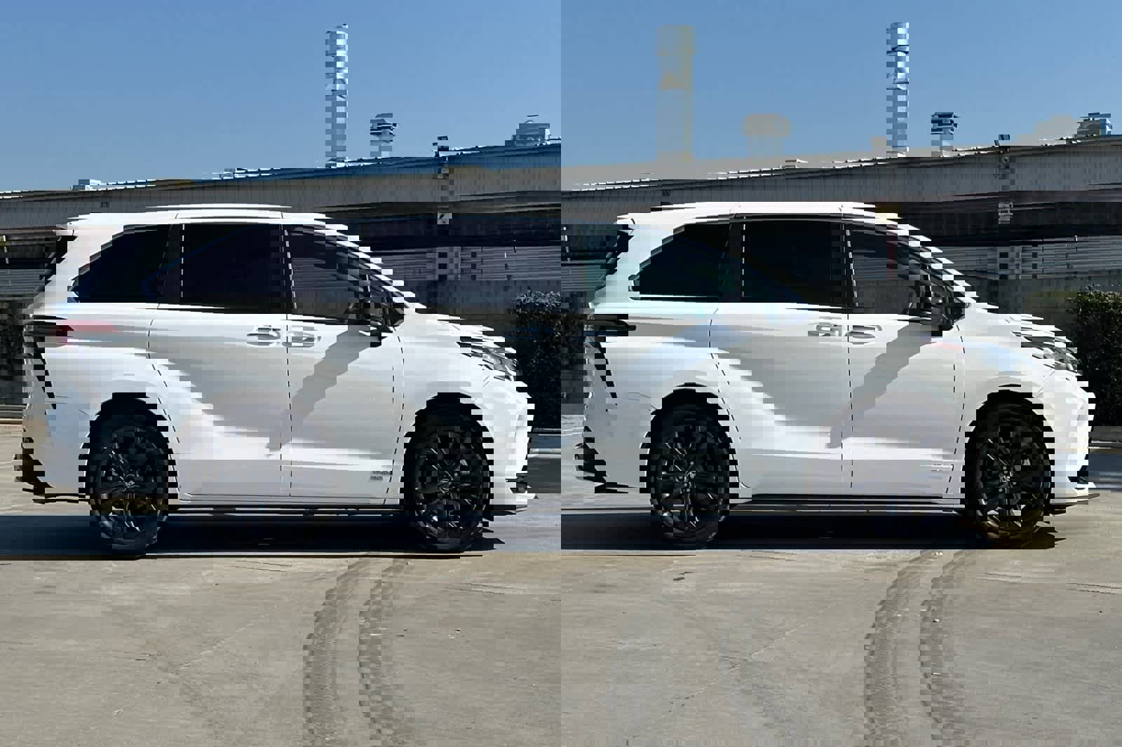 Used 2021 Toyota Sienna XSE image 9