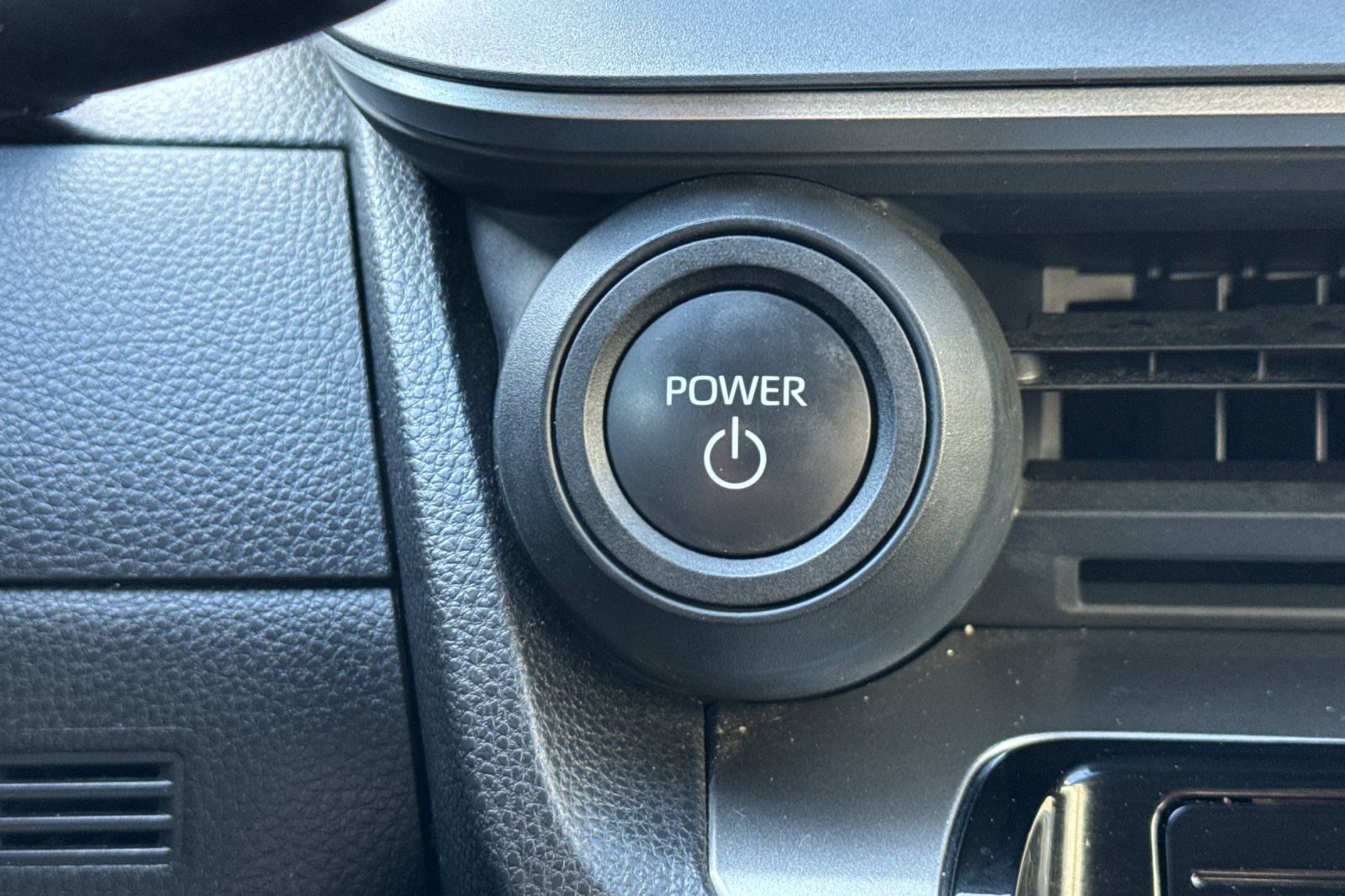 Used 2024 Toyota Prius LE image 24